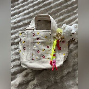 Viral Madden Girl Mini Tote – Strawberries, Daisies, & Lemons Print 🍓🌼🍋